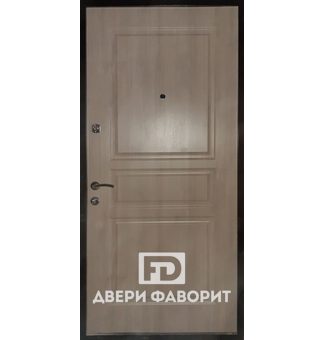 стальная дверь в квартиру с мдф отделкой